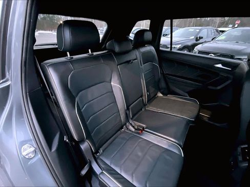 Used 2024 Volkswagen Tiguan SEL R-Line image 18