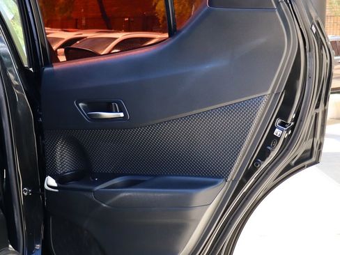 Used 2018 Toyota C-HR XLE FWD image 26