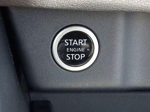 Used 2023 Nissan Rogue SV AWD/4WD image 24