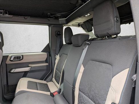 Used 2022 Ford Bronco Wildtrak image 15