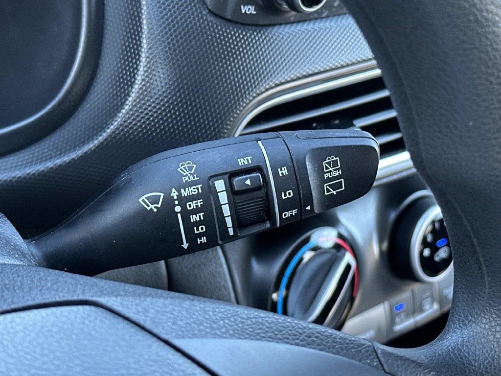 Used 2021 Hyundai Kona SE AWD/4WD image 29