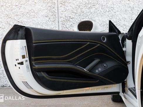 Used 2015 Ferrari California T image 19