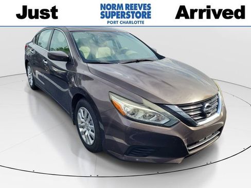 Used 2017 Nissan Altima 2.5 S w/ Power Driver Seat Package FWD image 1