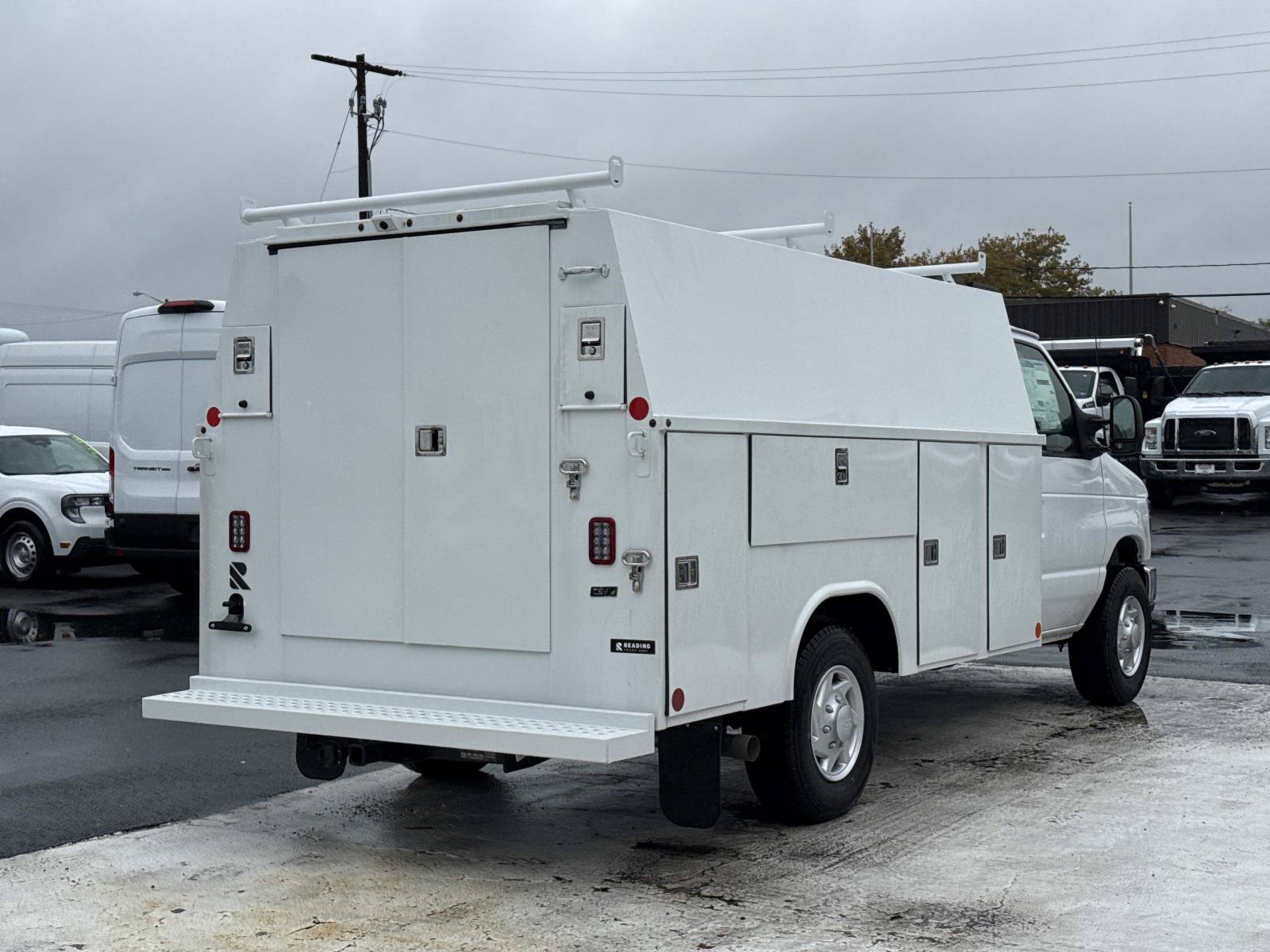 New 2027 Ford E-350 and Econoline 350 Super Duty w/ Power Equipment Group RWD image 3