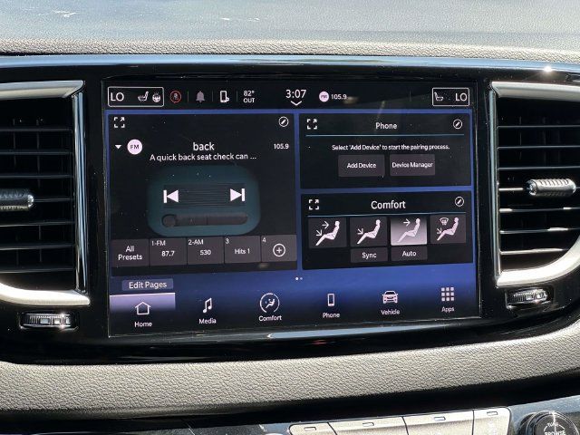Used 2023 Chrysler Pacifica Touring-L FWD image 18