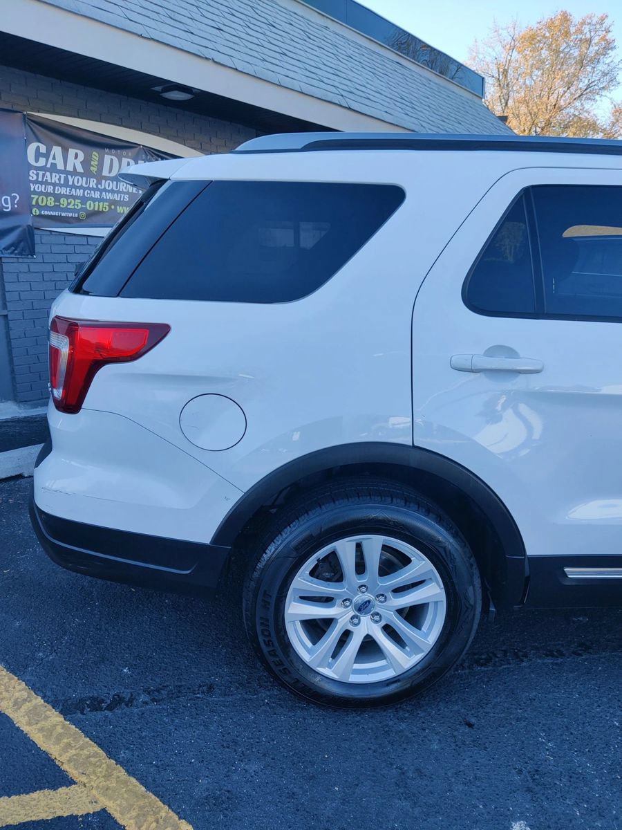 Used 2018 Ford Explorer XLT AWD/4WD image 8