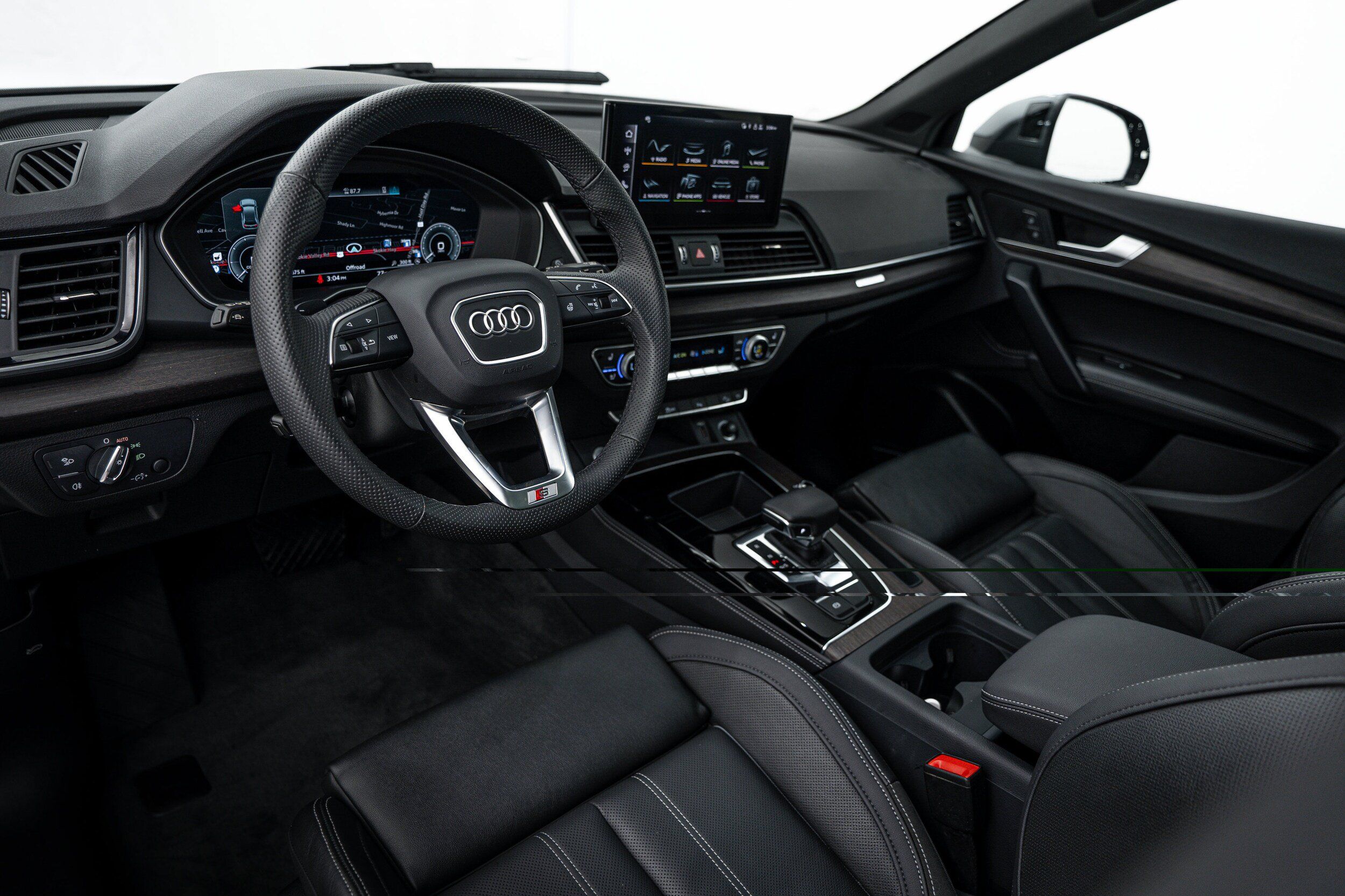 Certified 2025 Audi Q5 e Premium Plus w/ Premium Plus Package AWD/4WD image 8