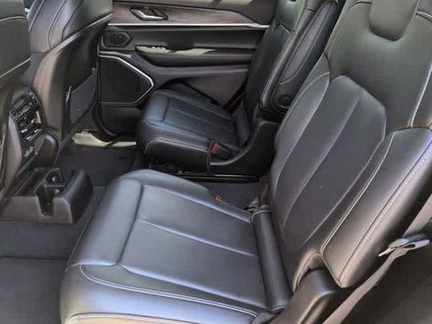 Certified 2023 Jeep Grand Cherokee L Limited w/ Luxury Tech Group II AWD/4WD image 19