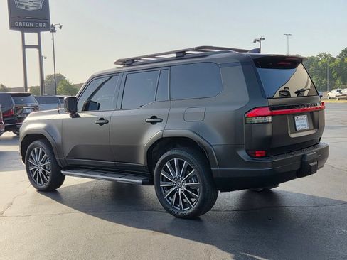Used 2025 Lexus GX 550 w/ Accessory Package (31) AWD/4WD image 3