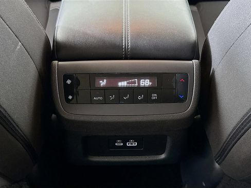 Used 2024 Nissan Pathfinder SV FWD image 24