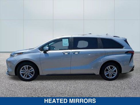 Used 2022 Toyota Sienna Limited AWD/4WD image 2
