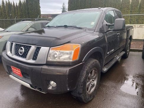 Used 2015 Nissan Titan PRO-4X image 4