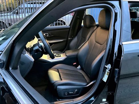 Certified 2025 BMW 330i Sedan image 7