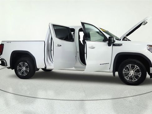 Used 2025 GMC Sierra 1500 SLT AWD/4WD image 8