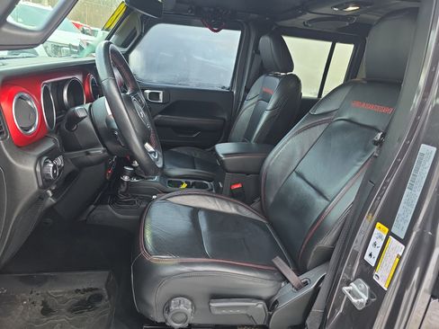 Used 2018 Jeep Wrangler Unlimited Rubicon image 2