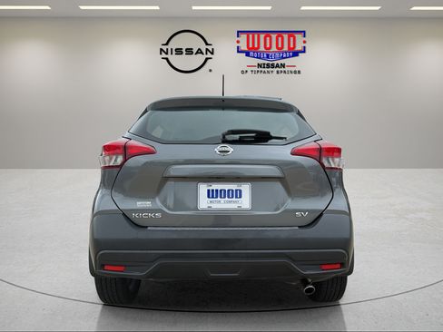 Used 2018 Nissan Kicks SV w/ Exterior Package FWD image 3