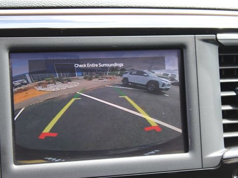 Used 2022 Chrysler Voyager LX FWD image 18