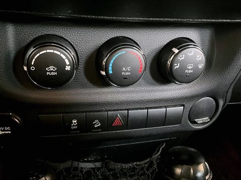 Used 2011 Jeep Wrangler Sport AWD/4WD image 13
