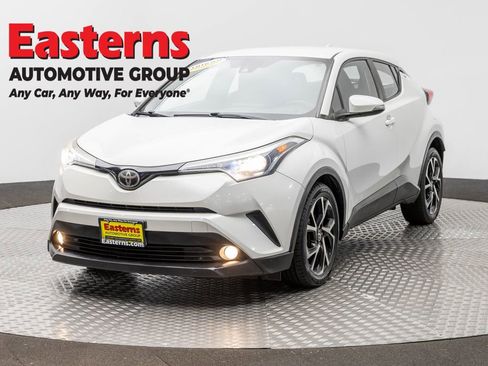 Used 2018 Toyota C-HR XLE FWD image 1