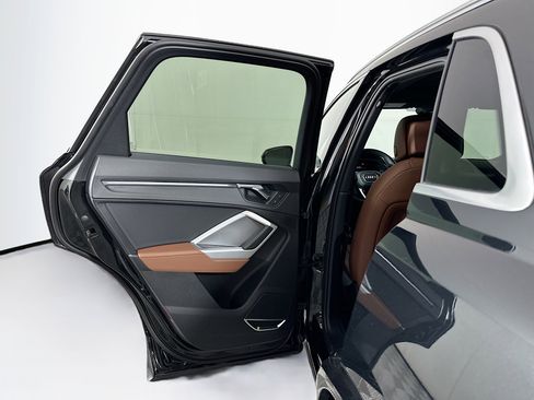 Used 2021 Audi Q3 2.0T Premium Plus image 27