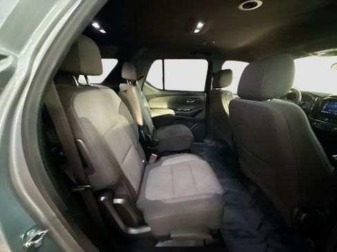 Used 2023 Chevrolet Traverse LT image 28