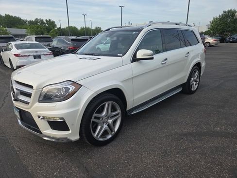 Used 2016 Mercedes-Benz GL 550 4MATIC image 4