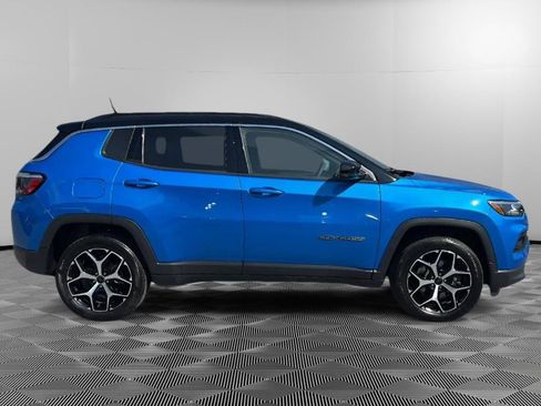 Used 2025 Jeep Compass Limited AWD/4WD image 6