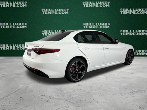 Used 2022 Alfa Romeo Giulia Veloce image 6