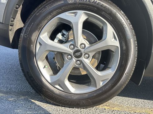 Used 2025 Ford Escape ST-Line w/ Equipment Group 301A image 18