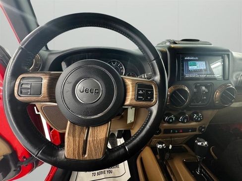 Used 2018 Jeep Wrangler Unlimited Sahara AWD/4WD image 16