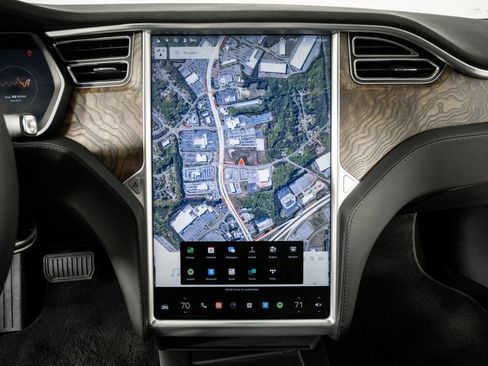 Used 2016 Tesla Model S AWD image 13