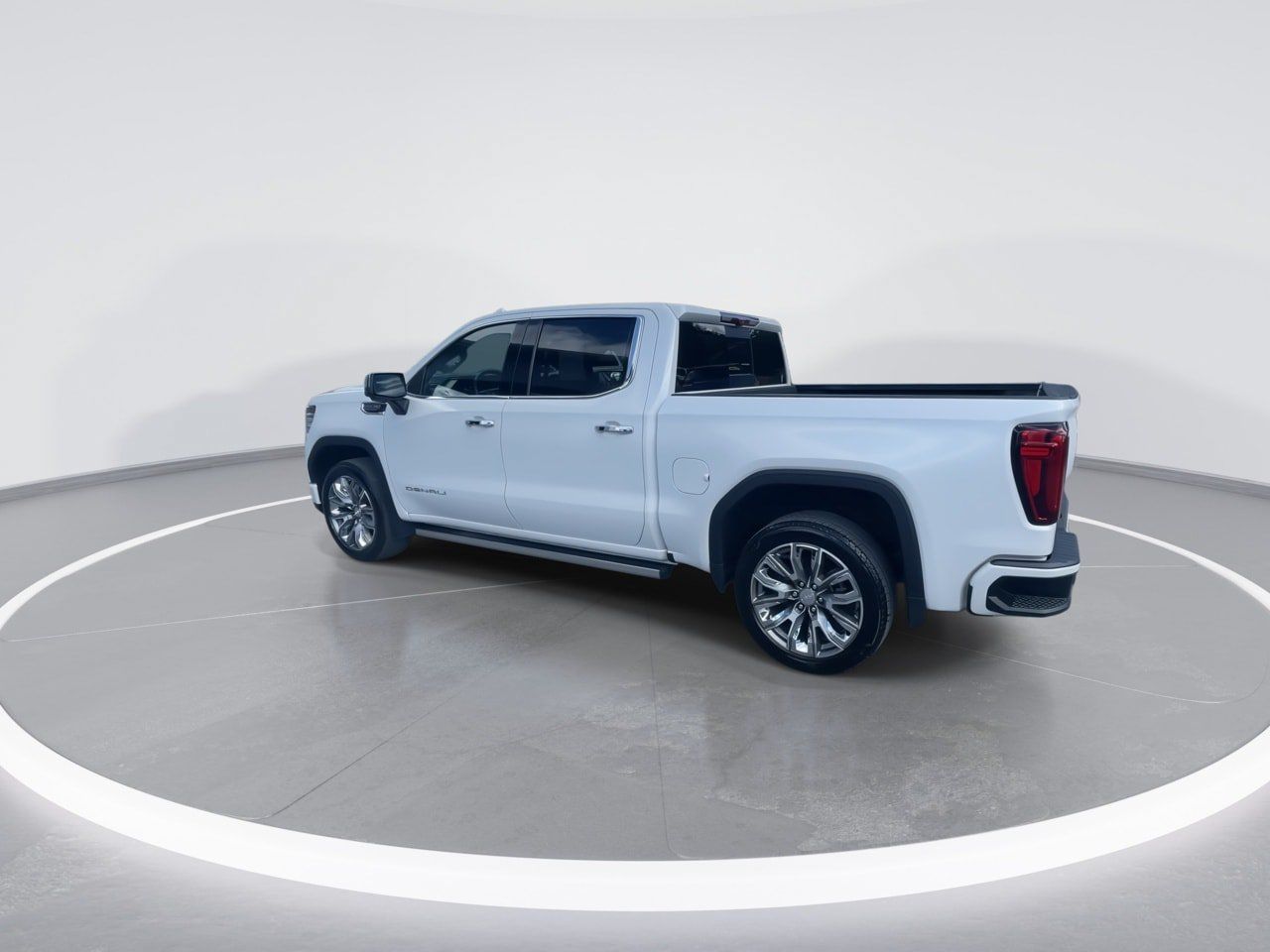 Used 2023 GMC Sierra 1500 Denali w/ Denali Reserve Package AWD/4WD image 12