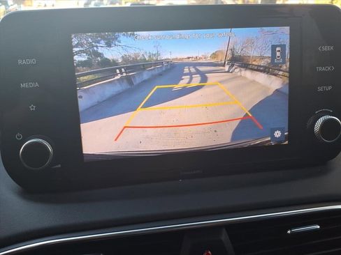 Used 2022 Hyundai Santa Fe SEL w/ Convenience Package image 10