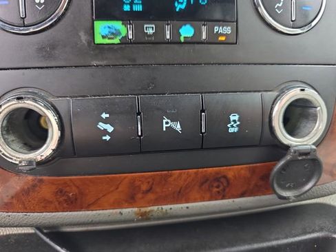 Used 2012 Chevrolet Tahoe LT image 30