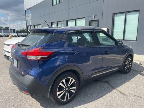 Used 2019 Nissan Kicks SR w/ SR Premium Package FWD image 3