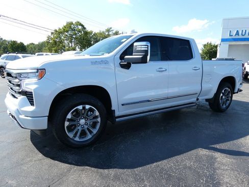 Certified 2024 Chevrolet Silverado 1500 High Country w/ Technology Package AWD/4WD image 9