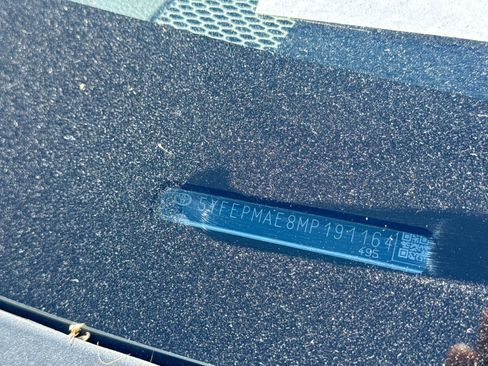 Used 2021 Toyota Corolla LE FWD image 5