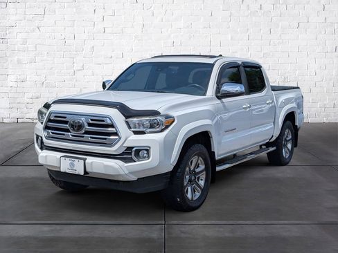 Used 2018 Toyota Tacoma Limited RWD image 4