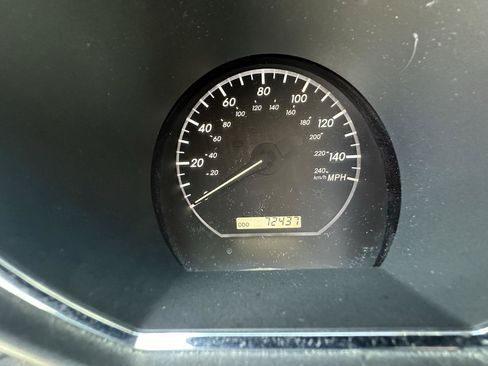 Used 2005 Lexus RX 330 w/ Premium Pkg FWD image 28