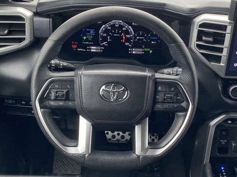 Certified 2025 Toyota Tundra Platinum w/ TRD Off-Road Package AWD/4WD image 17
