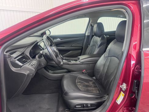 Used 2018 Buick LaCrosse Essence FWD image 9