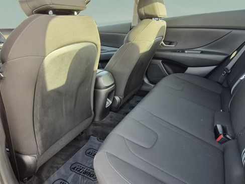 Used 2024 Hyundai Elantra SEL FWD image 17