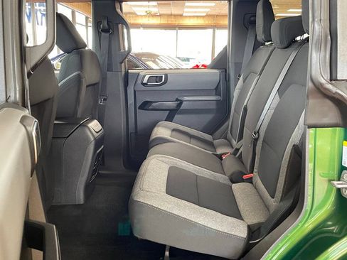 Used 2023 Ford Bronco Big Bend w/ Sasquatch Package AWD/4WD image 18