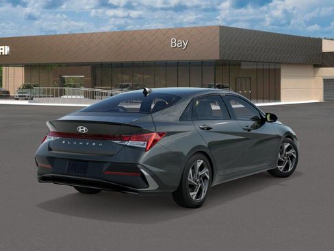 New 2026 Hyundai Elantra SEL Sport image 4