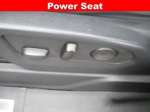 Used 2022 GMC Yukon AT4 AWD/4WD image 30
