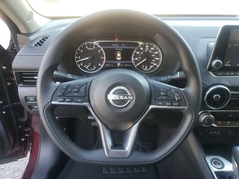 Certified 2025 Nissan Sentra SV FWD image 18