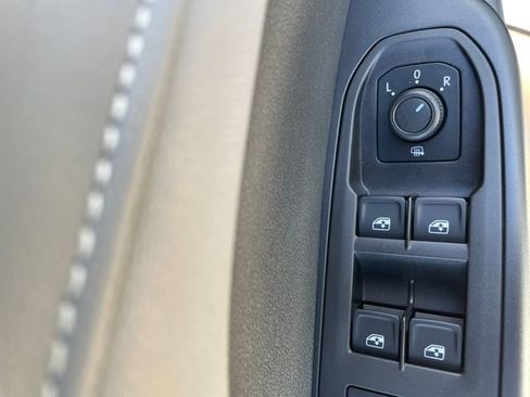 New 2024 Volkswagen Taos SE image 16