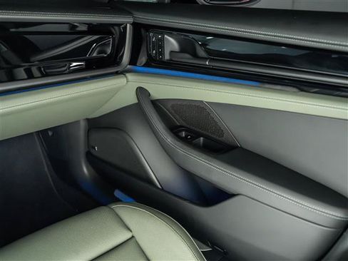 Certified 2024 Porsche Panamera 4 AWD/4WD image 31