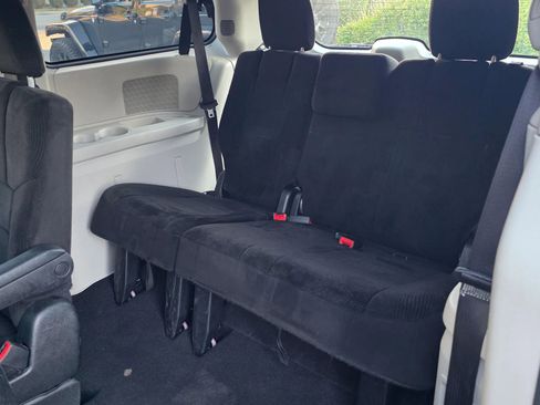 Used 2014 Dodge Grand Caravan American Value Package w/ UConnect Hands-Free Group image 12