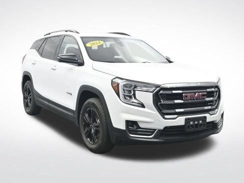 Used 2024 GMC Terrain AT4 AWD/4WD image 3